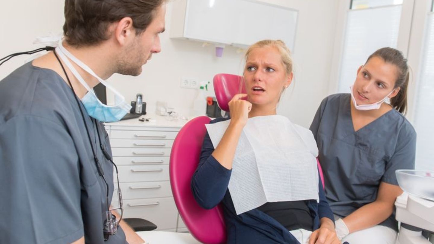 Instabiles-Gebiss-Hilfe-meine-Z-hne-lockern-sich-Woran-das-liegen-kann