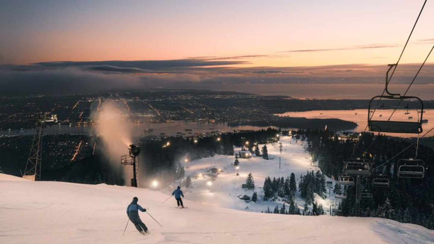 Wenn die Dämmerung über Grouse Mountain hereinbricht, herrscht eine ganz besondere Atmosphäre. Foto: Hubert Kang/Destination Van