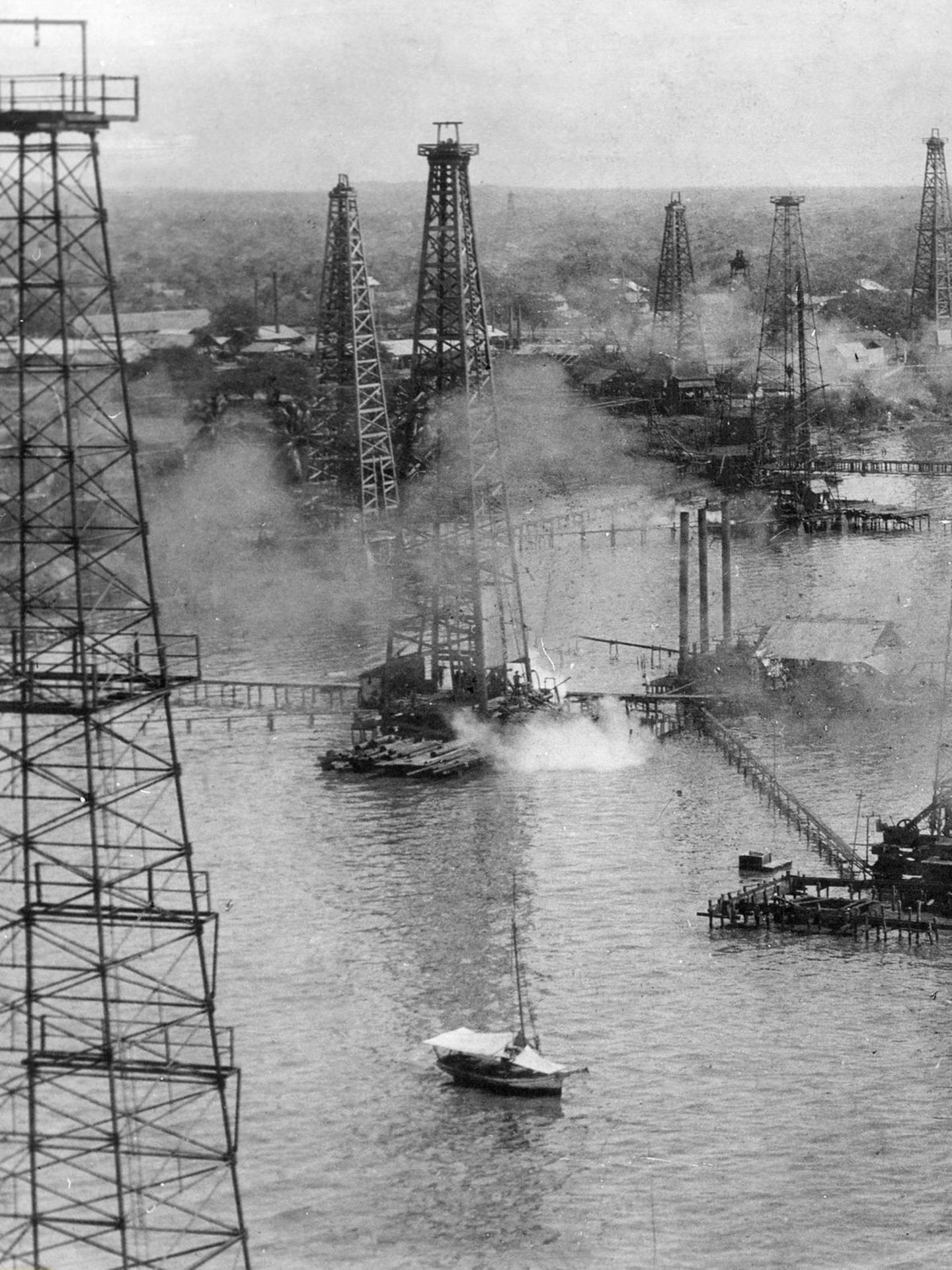 Als 1922 am venezolanischen Maracaibo-See Erdöl entdeckt wurde, entwickelte sich schnell eine Industrie. Im Zweiten Weltkrieg wurden diese Förderstätten immens wichtig für die Allierten