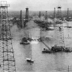 Als 1922 am venezolanischen Maracaibo-See Erdöl entdeckt wurde, entwickelte sich schnell eine Industrie. Im Zweiten Weltkrieg wurden diese Förderstätten immens wichtig für die Allierten