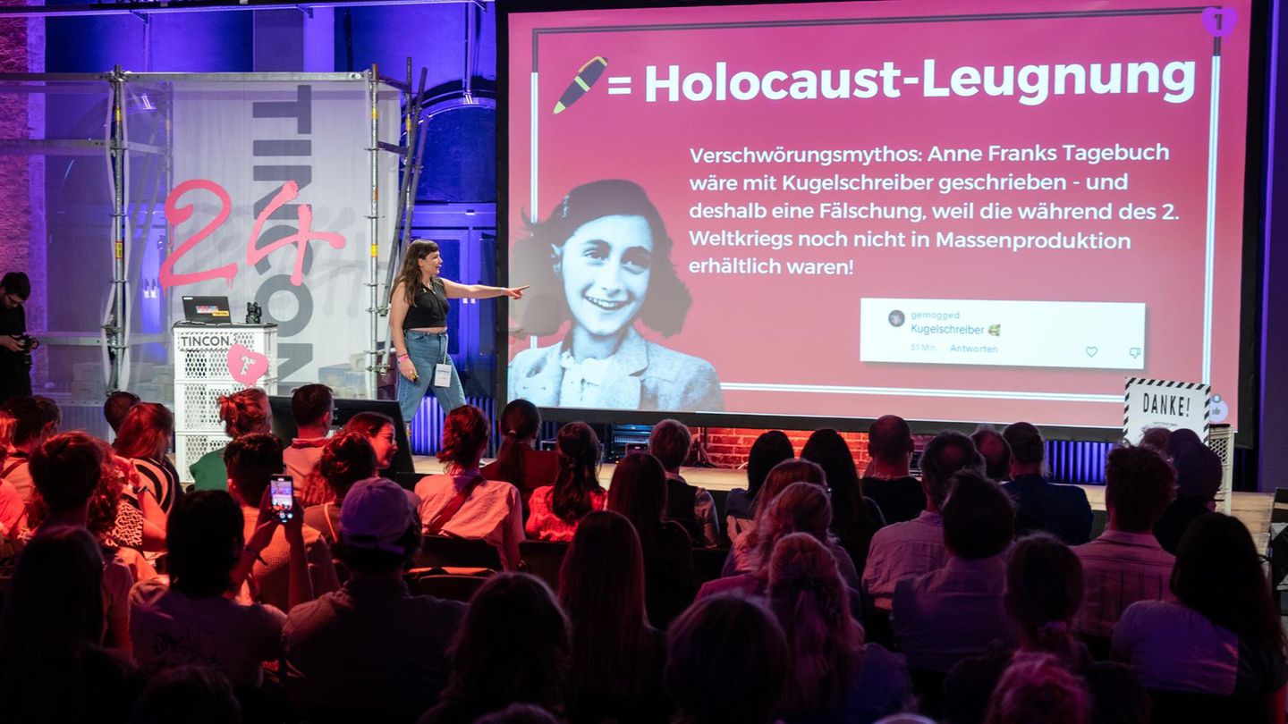 Susanne Siegert auf der re:publica 24, dem Festival für die digitale Gesellschaft in der Station Berlin.