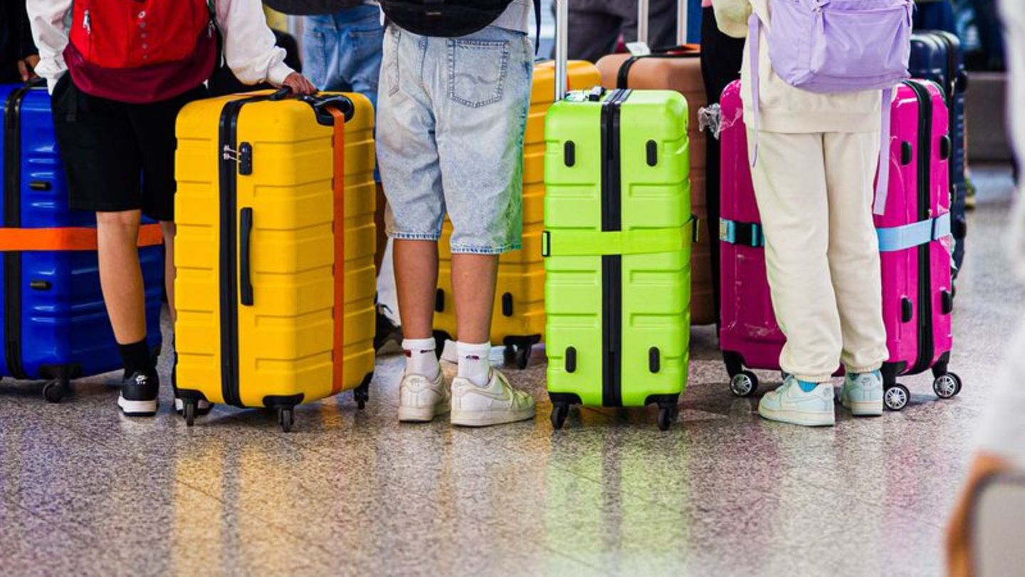 Anwalt-kl-rt-auf-Urlaubsende-vorverlegt-Rechte-bei-ge-nderten-Flugzeiten