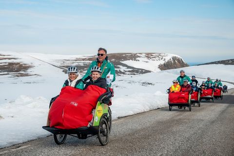 Ein Rikscha-Rad kostet zwischen 10.000 und 15.000 Euro. Manche Kommunen beteiligen sich, meist aber finanzieren sich die Projekte mithilfe von Spenden