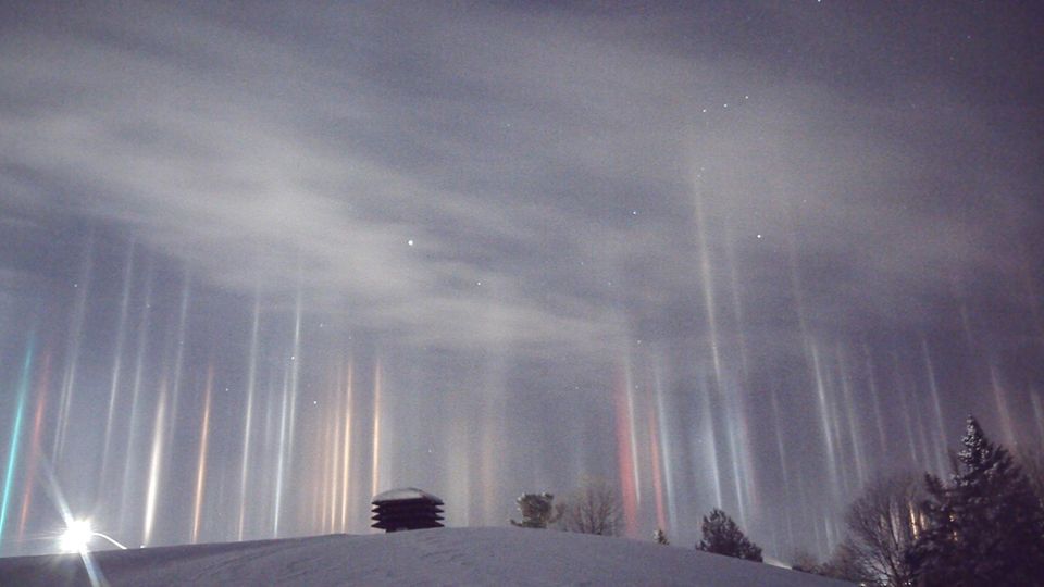 Lichtsäulen am Himmel