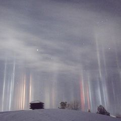 Lichtsäulen am Himmel