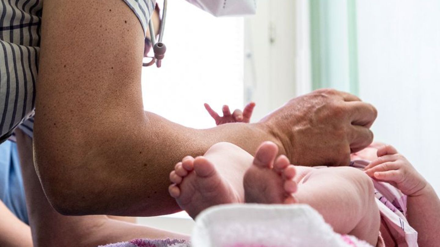 Antik-rper-Nirsevimab-RSV-Prophylaxe-f-r-Babys-Das-sollten-Eltern-wissen