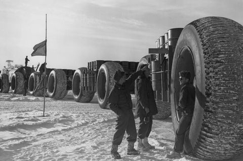 Eine Schneeeisenbahn transportierte Ende der 1950-Jahre Versorgungsgüter zur US-amerikanischen Militärforschungsstation "Camp Century" in Grönland