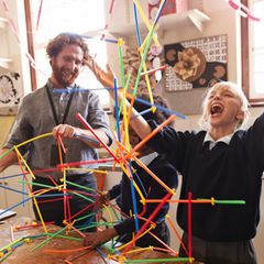 Dürfen Kinder anfassen und ausprobieren, lernen sie effektiver, nachhaltiger und mit mehr Elan