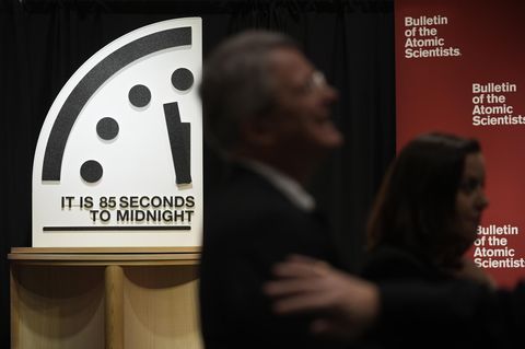 Noch nie seit 1947 stand die Menschheit so nah am Abgrund, glauben die Forschenden des Bulletin of the Atomic Scientists: Auf 85 Sekunden vor Mitternacht steht die Doomsday Clock (Weltuntergangsuhr) im Jahr 2026