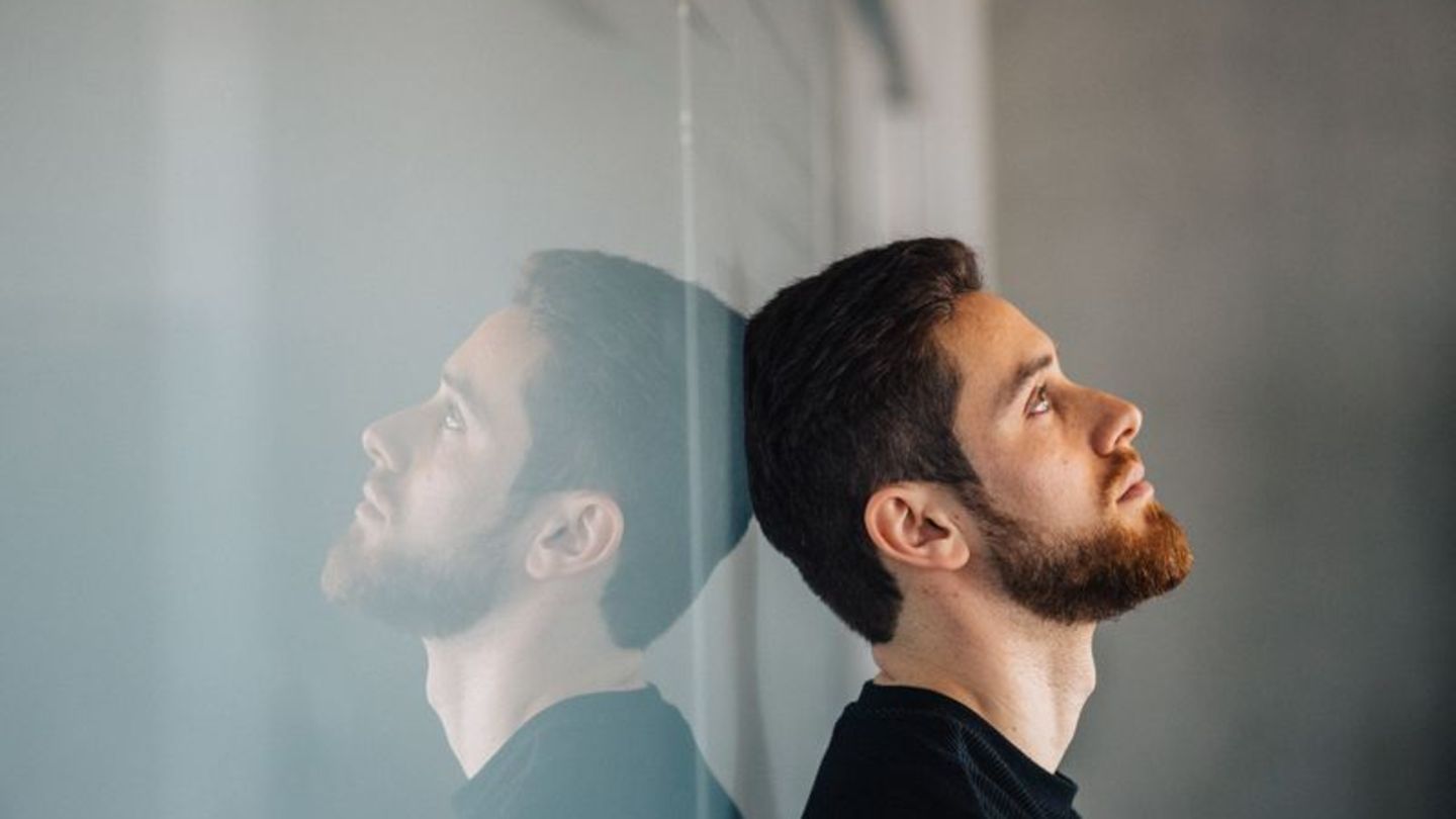 Gedanken schweifen lassen: Langeweile fördert Kreativität und neue Ideen. Foto: Zacharie Scheurer/dpa-tmn