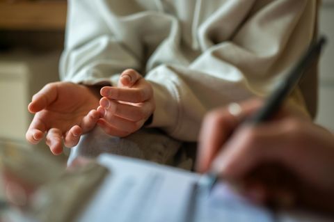 Nahaufnahme einer Therapiesitzung