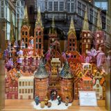 Schaufenster eines Geschäfts für Lübecker Marzipan