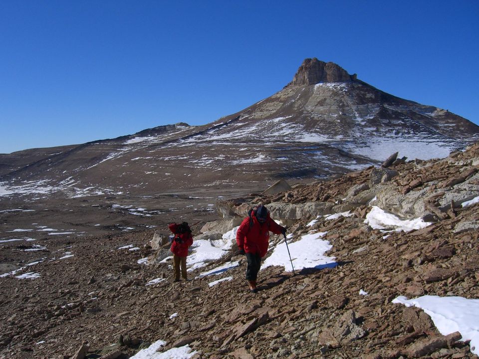Kein Platz für Seevögel: Die Welt der antarktischen Trockentäler, in denen das GEO-Team einen verirrten Pinguin traf, zählt zu den extremsten Wüsten der Welt
