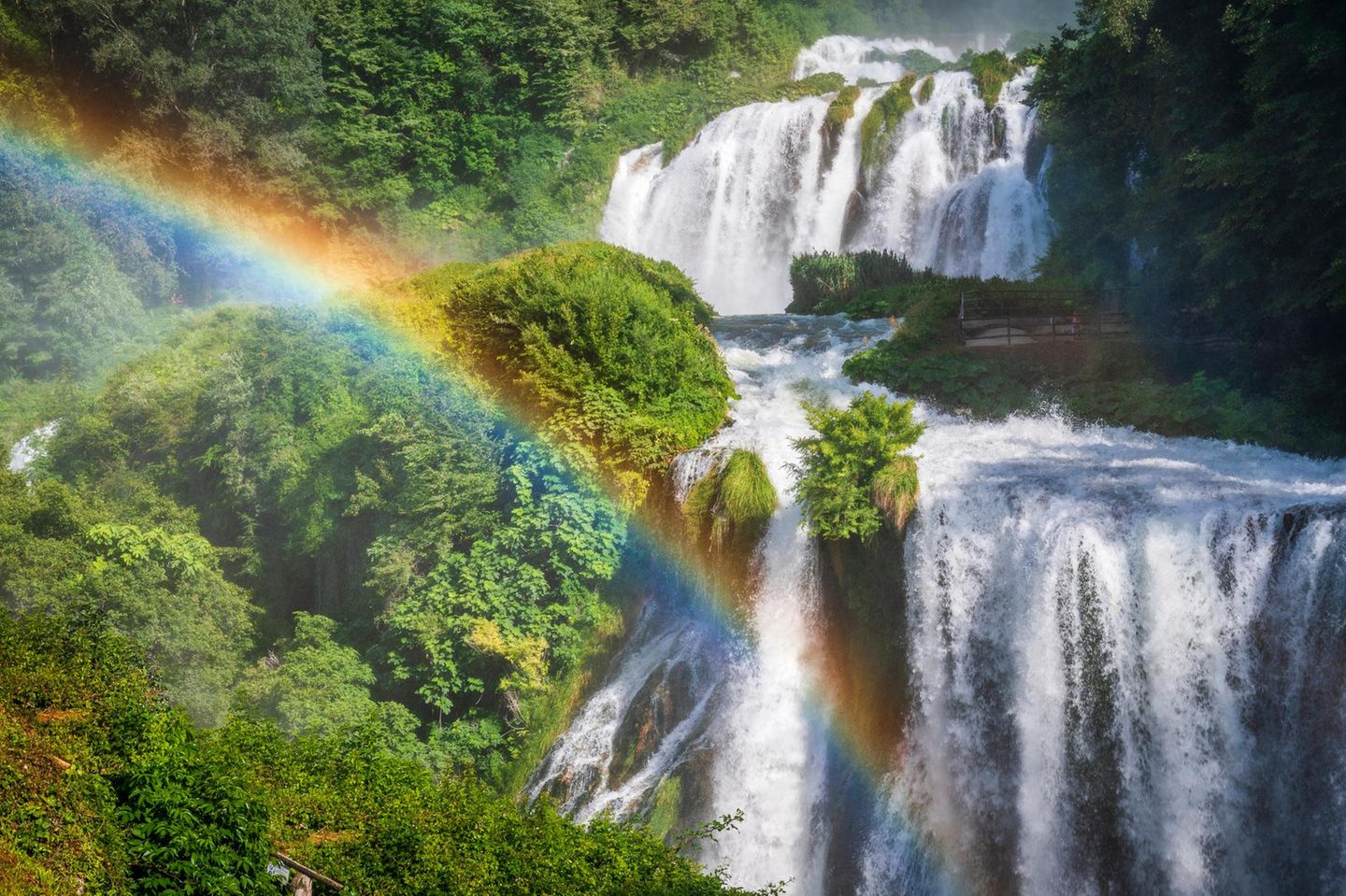 Cascata delle Marmore mit Regenbogen in Italien