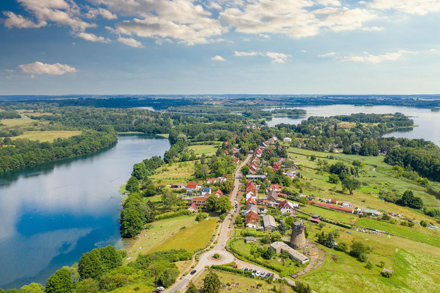 Carwitz in der Feldberger Seenlandschaft im Sommer