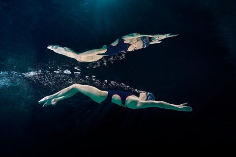 Der Sieg der jungen Schwimmerin Lia Thomas bei den US-College-Meisterschaften 2022 löste eine globale Debatte über trans Personen im Frauensport aus