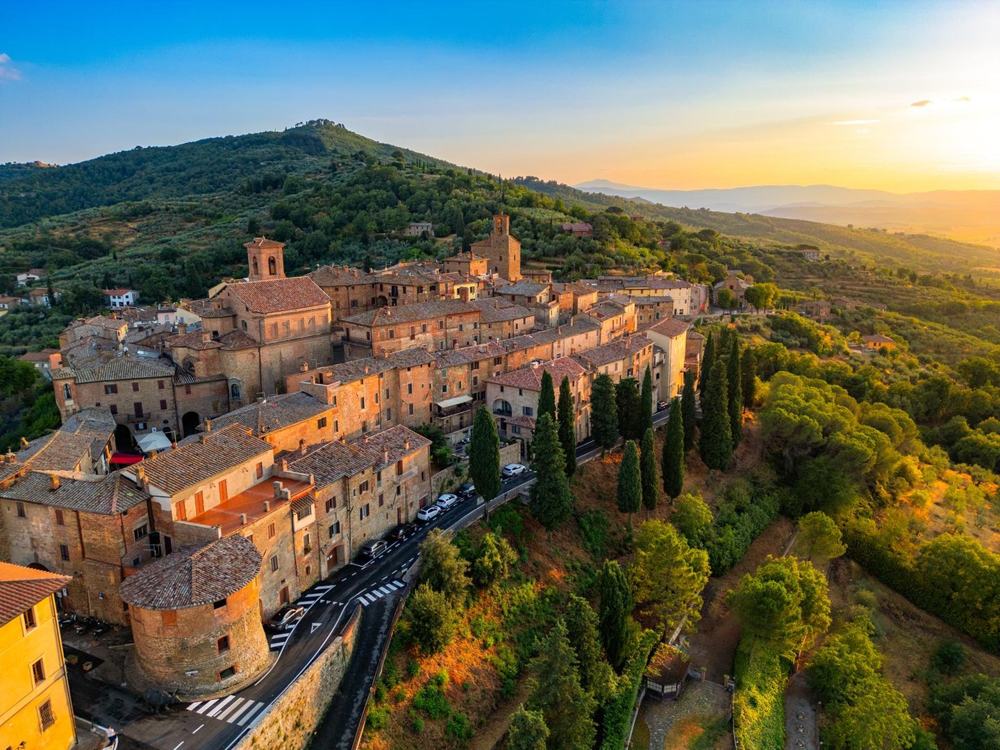 Luftbild von Panicale, einer mittelalterlichen Stadt in Umbrien