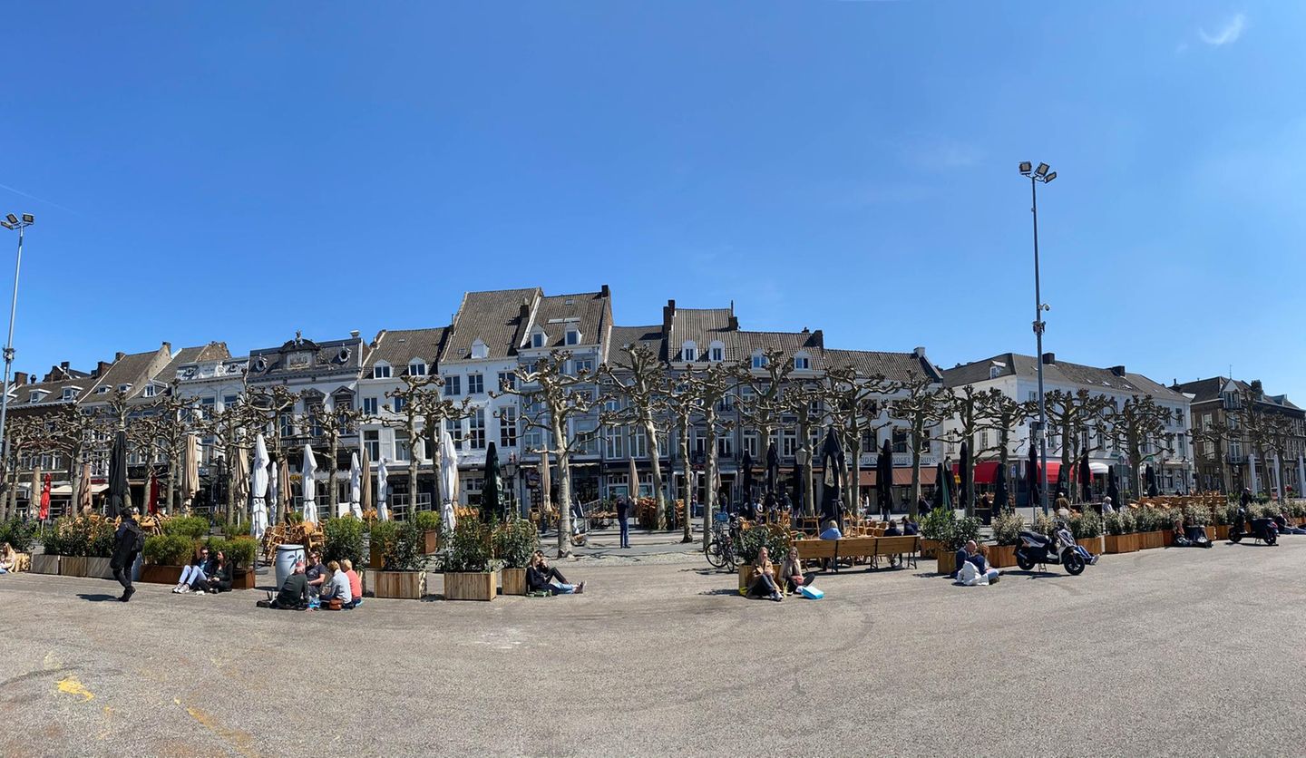 Blick in die belebte Innenstadt Von Maastricht
