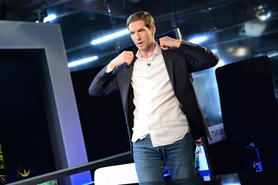 Chefredakteur Tichon Dsjadko verließ mit der Redaktion des TV-Senders Doschd/TV Rain im Frühjahr 2022 Russland. Der Sender arbeitet inzwischen von Amsterdam aus 