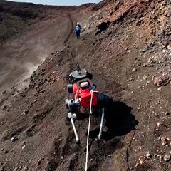 Helfer aus Metall: Dieser "Roboterhund" sucht giftige Gase am Ätna und hilft bei deren Analyse