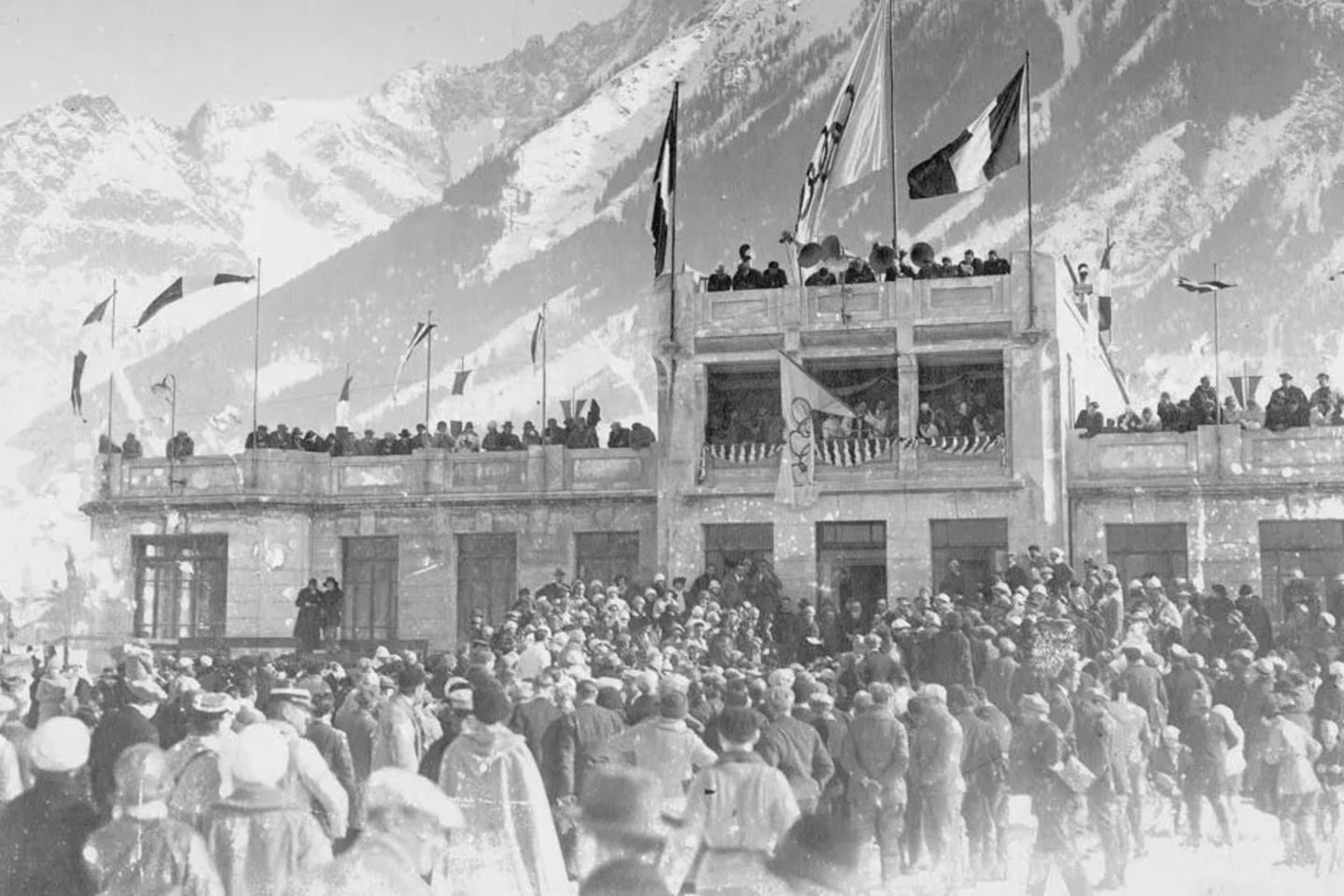 Die Eröffnungsfeier der Olympischen Winterspiele in Chamonix 1924