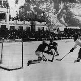 Ein Eishockey-Spiel der Kanadier gegen die USA während der Spiele in Chamonix
