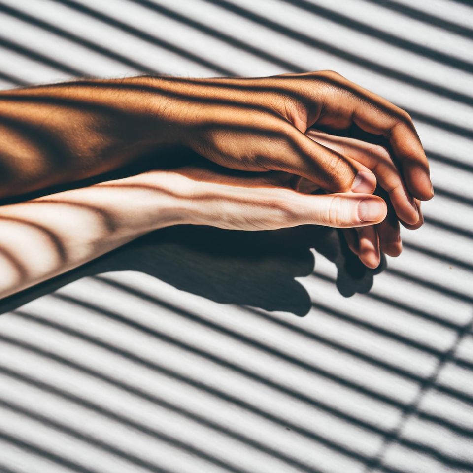 Sinnliche Eindrücke wie Berührungen können sich im Körpergedächtnis verankern – und später Reaktionen auslösen