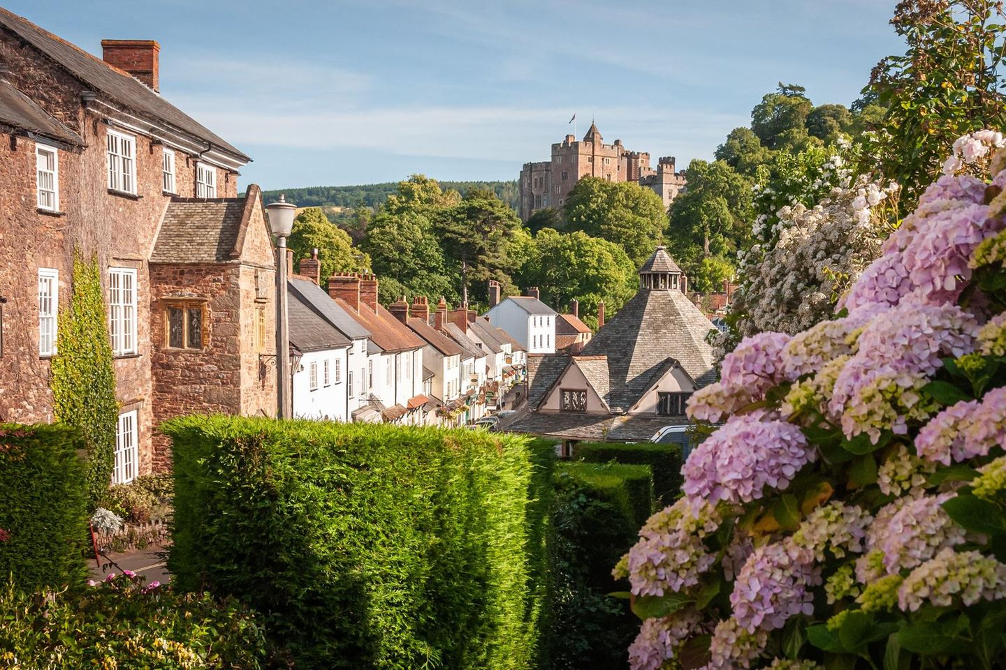 Dunster Stadtansicht mit Schloss