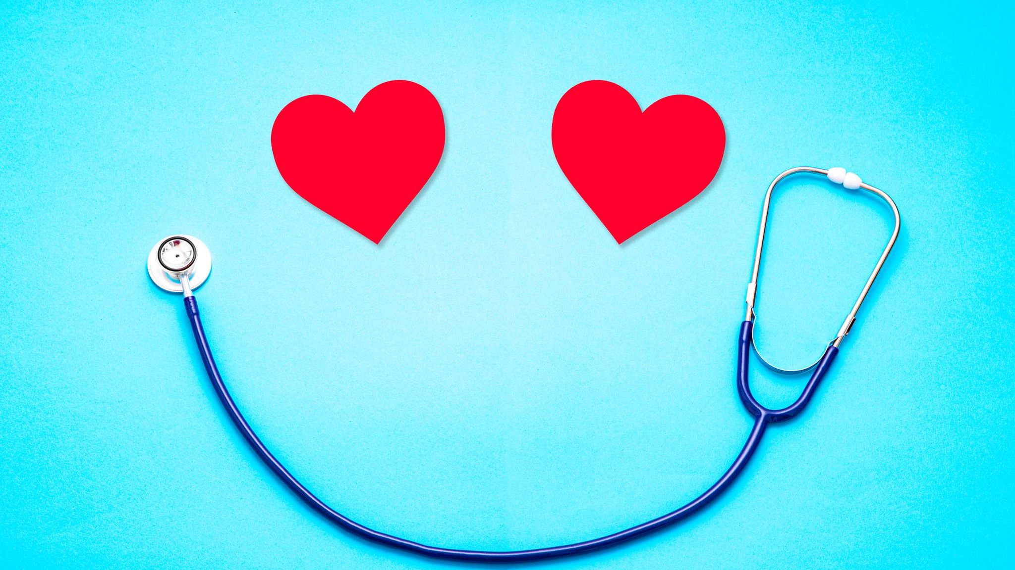 Illustration zweier Herzen mit einem Stethoskop