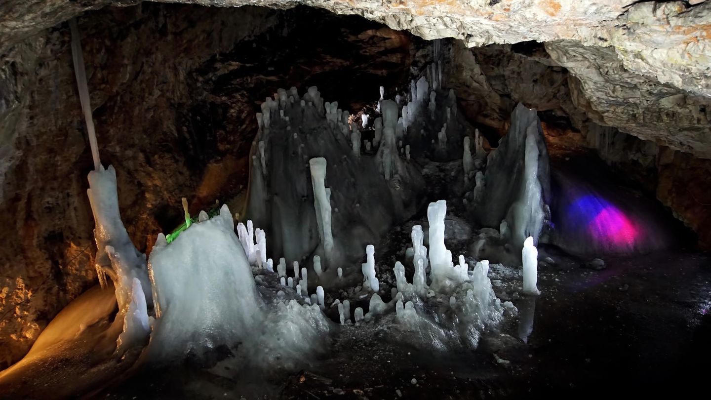 Das Eis in der rumänischen Scărișoara-Höhle überdauert seit rund 13.000 Jahren 