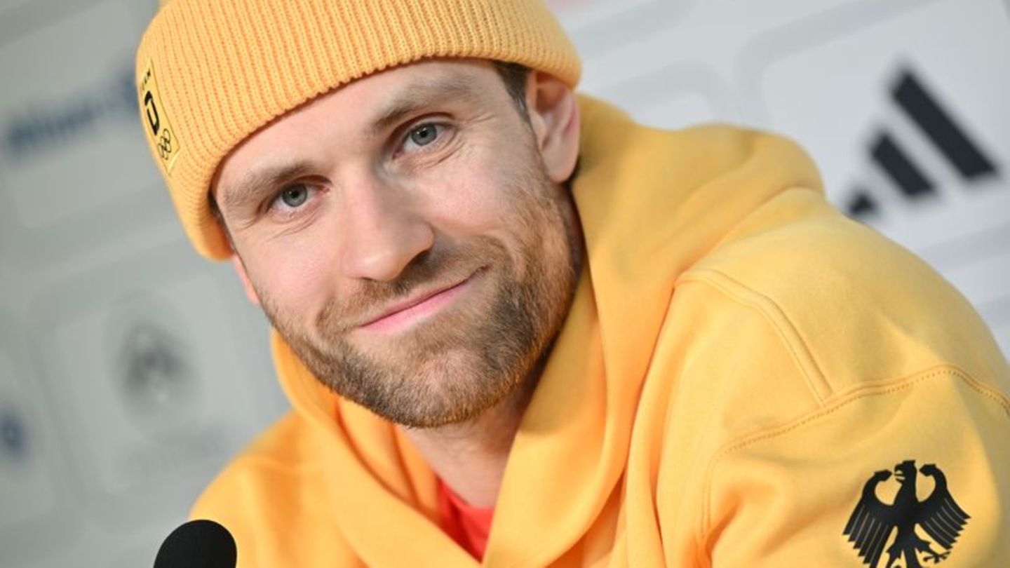 Eishockey-Star Leon Draisaitl schwört auf Senf gegen Muskelkrämpfe. Foto: Peter Kneffel/dpa