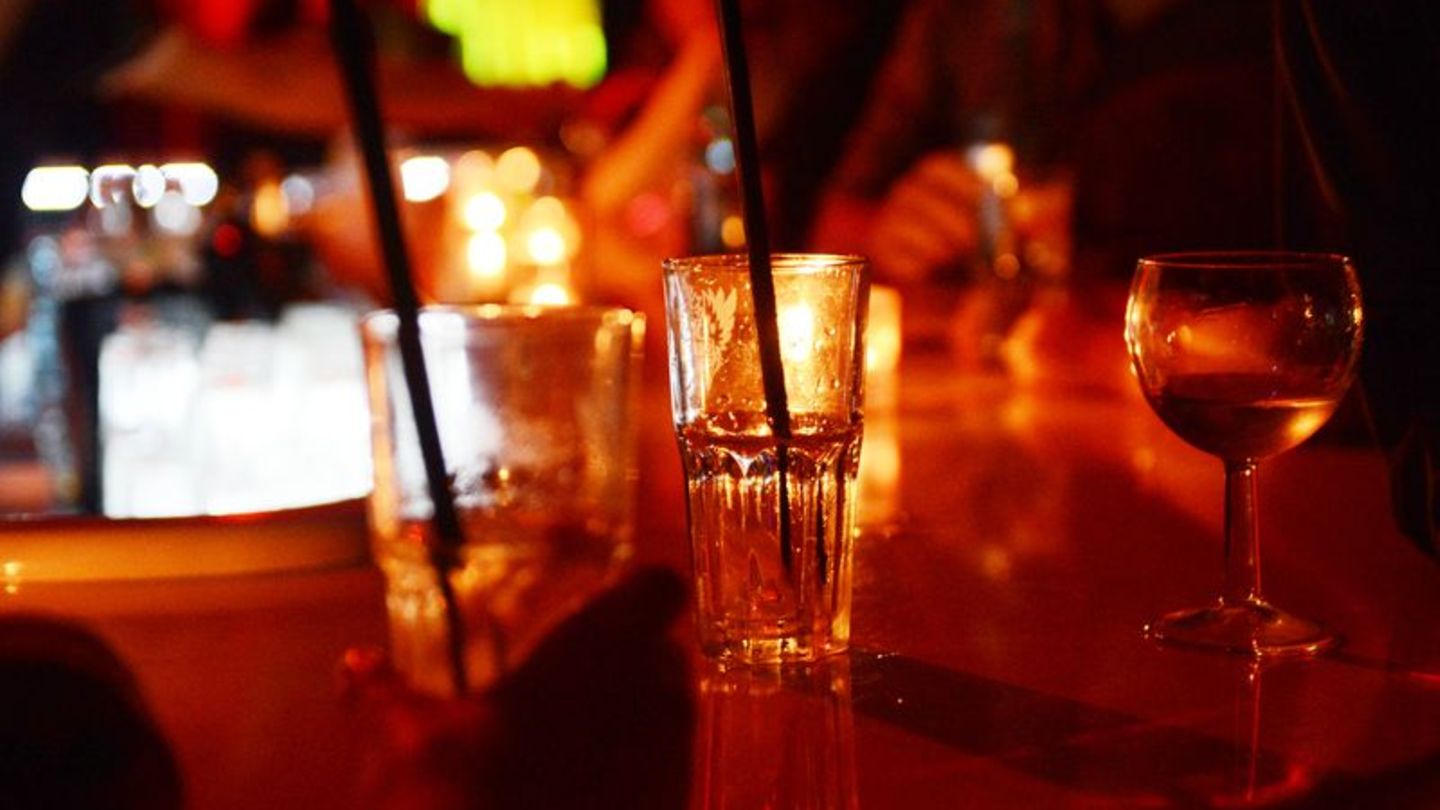 Laut der Studie berichteten Teilnehmende nach dem Ansehen entsprechender Beiträge 73 Prozent häufiger von erhöhter Lust auf Alko