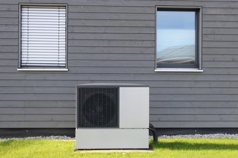 Wärmepumpe im Vorgarten