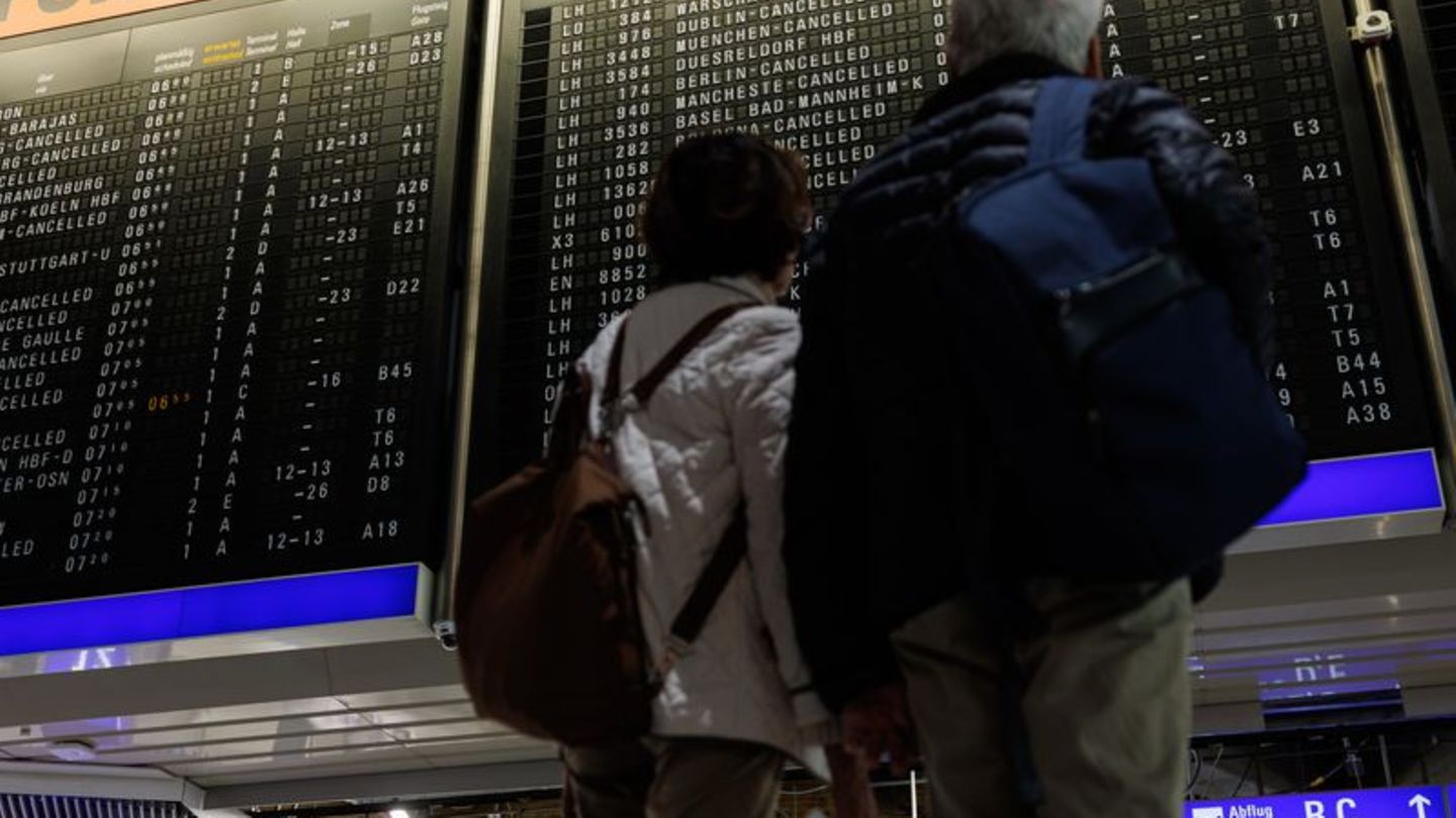 Reisende müssen bei Krisen ihre Rechte kennen: Pauschalreisende können bei außergewöhnlichen Umständen kostenfrei stornieren. Fo