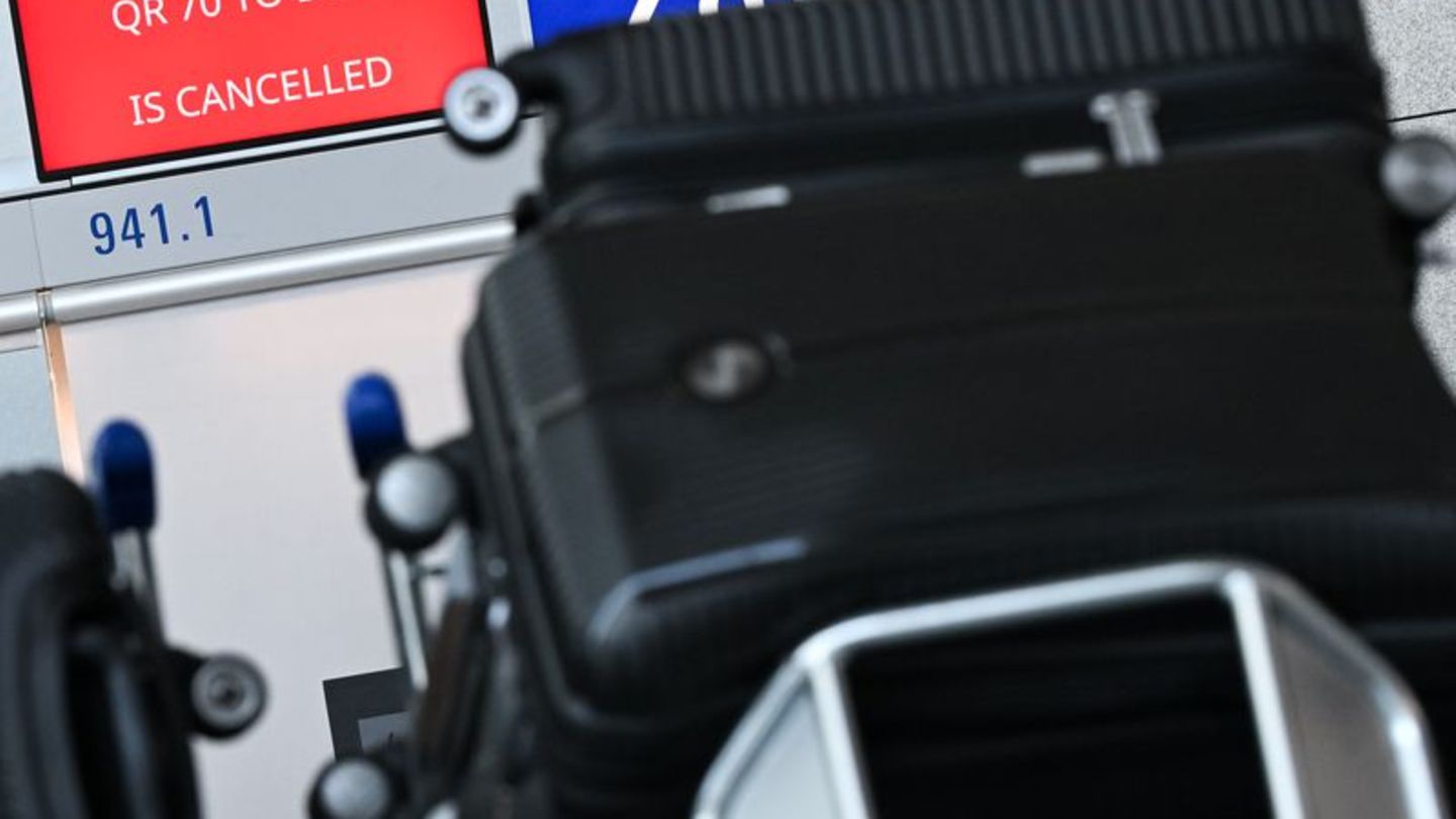 Luftraumsperrungen sorgen für Verspätungen und Flugausfälle: Viele Reisende sitzen fest oder müssen ihre Pläne ändern. Foto: Flo