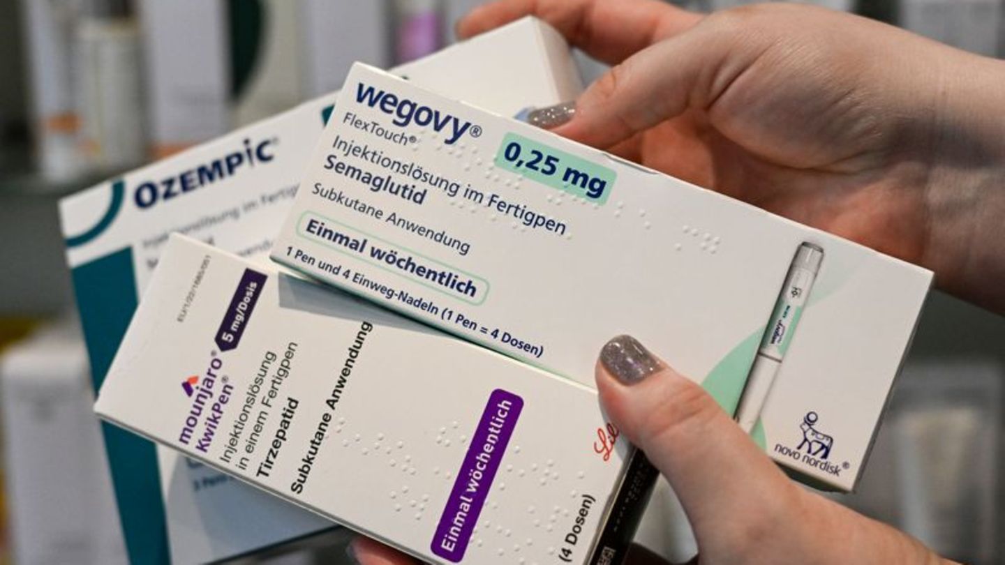 Nach dem Absetzen von Abnehmspritzen nehmen Patienten schnell wieder zu. (Symbolbild) Foto: Jens Kalaene/dpa