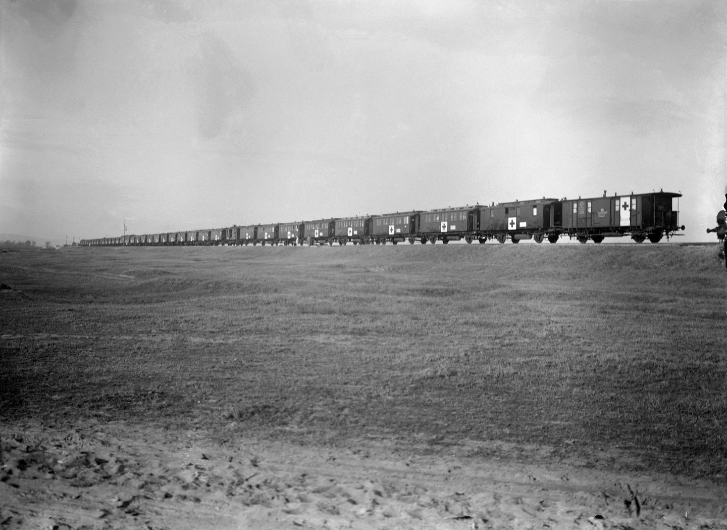 Lazarettzug in der Landschaft