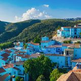 Blaue Häuser von Júzcar in Andalusien, Spanien