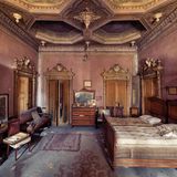 In diesem Palazzo in der italienischen Provinz Pavia ließen die ehemaligen Bewohner persönliche Gegenstände und Fotos ebenso zurück wie die Inneneinrichtung. Das einsturzgefährdete Gebäude wird auch "Villa Alchimista" genannt.