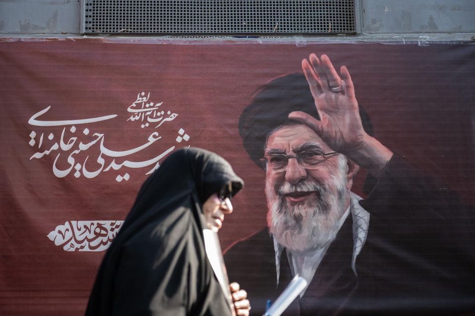 Ali Chamenei auf einem Propagandaplakat