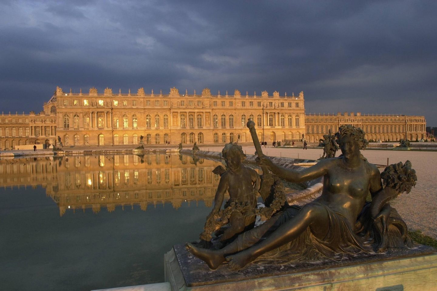 Schloss von Versailles im Abendlicht