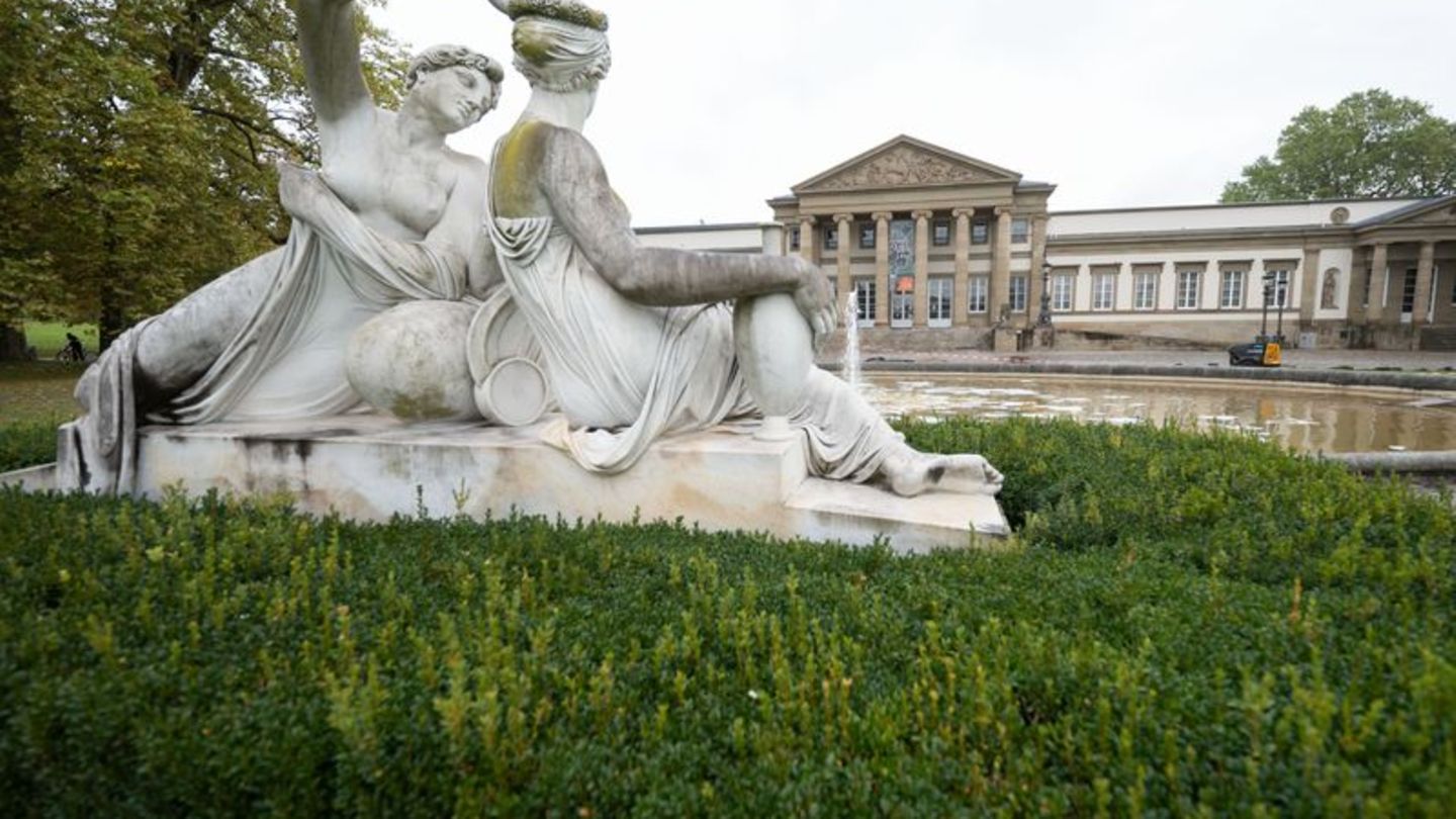 Forscher des Naturkundemuseums haben sich mit dem Sexleben von Eintagsgfliegen beschäftigt (Archivbild) Foto: Marijan Murat/dpa