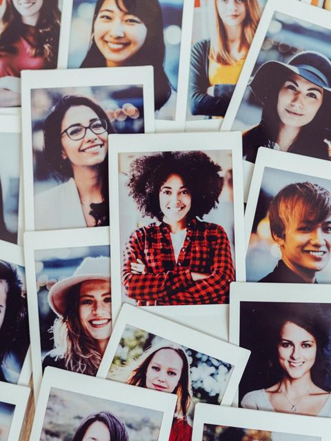 Fotos mit Portraits  von vielen verschiedenen Frauen unterschiedlicher Nationalitäten