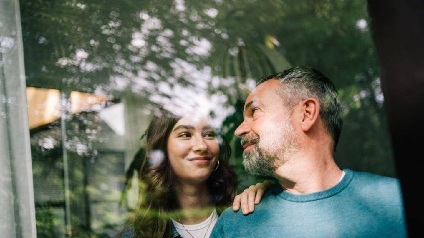 Was bringt die Zukunft? Eine leicht optimistische Einstellung wirkt sich positiv auf unser Leben aus. Foto: Zacharie Scheurer/dp