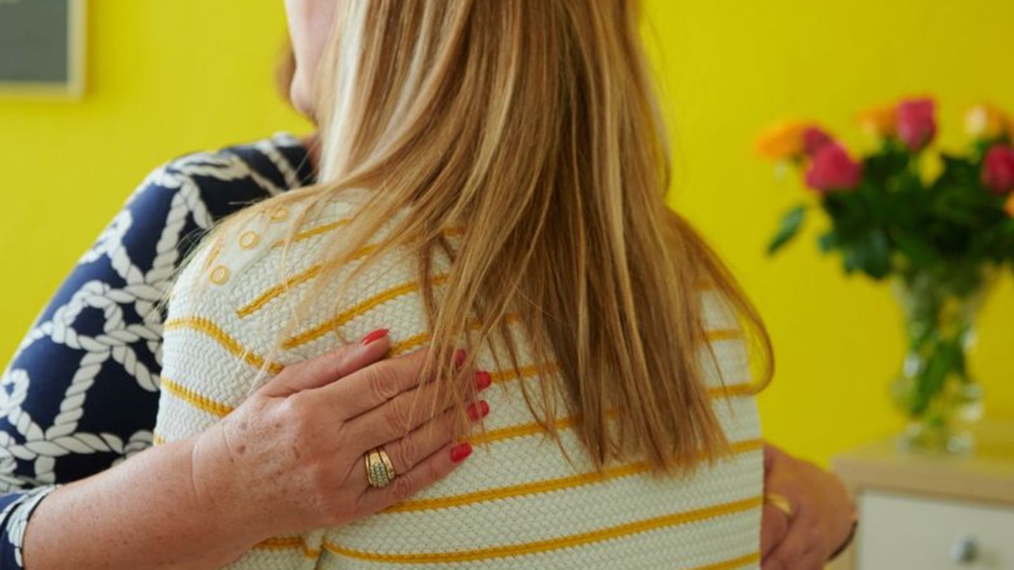 Mitgefühl-Trainings bieten Forscher der Universität Mannheim an - und sagen: Menschen, die Mitgefühl zeigen, fühlen sich auch se