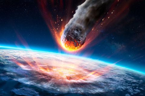 Schon kleinere Asteroiden mit einem Durchmesser von mehr als 20 Metern, wie in diesem Modell, können die schützende Erdatmosphäre durchbrechen – und verheerende Zerstörungen anrichten