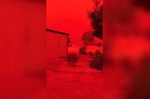 Roter Himmel über Australien