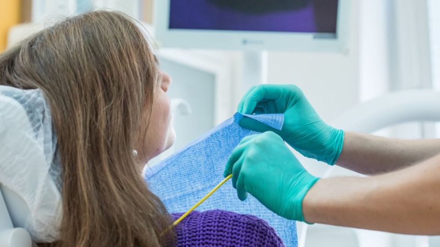 35 Prozent der Befragten nennen Angst vor Verurteilung oder negativer Bewertung als Grund, beim Arztbesuch wichtige Informatione