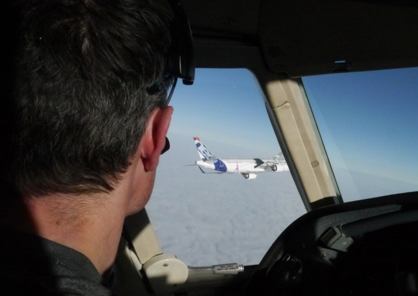 Blick auf den Airbus A321neo aus dem DLR-Forschungsflugzeug Falcon 20E