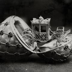 Das Krönungs-Fabergé-Ei von 18987 mit Miniatur-Kutsche